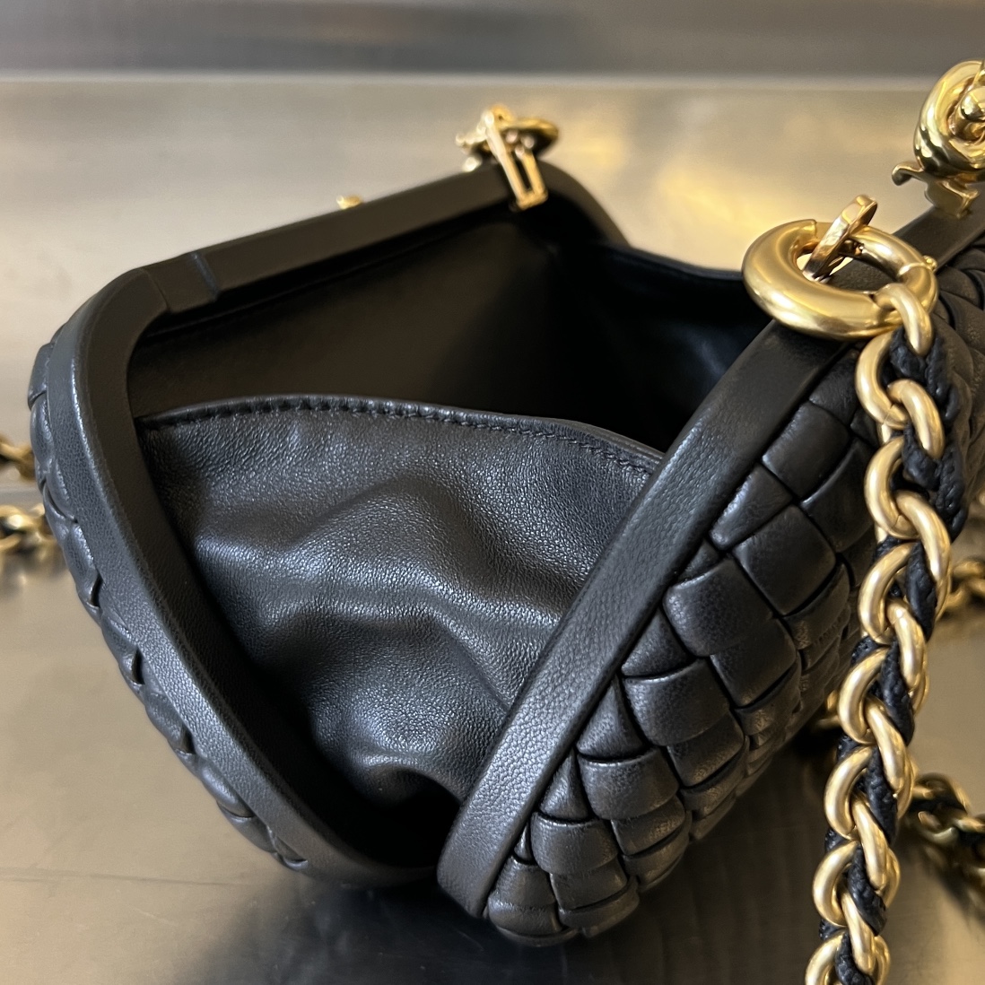 Knot Padded Intreccio Leather Clutch With Chain Black